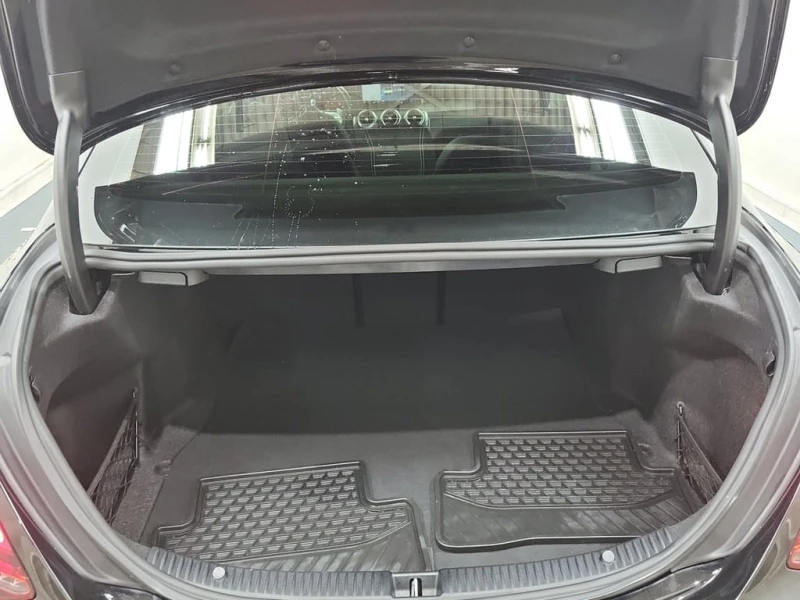 Mercedes-Benz C 63 AMG * S * CARFAX * БЕЗ ПЪРВОНАЧАЛНА ВНОСКА, снимка 16 - Автомобили и джипове - 52943197