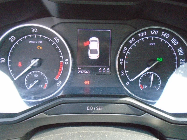 Skoda Superb, снимка 8 - Автомобили и джипове - 53987105