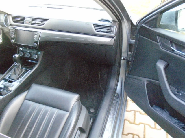 Skoda Superb, снимка 14 - Автомобили и джипове - 53987105