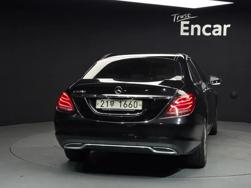 Mercedes-Benz C 220 D Avantgarde, снимка 4 - Автомобили и джипове - 55015362