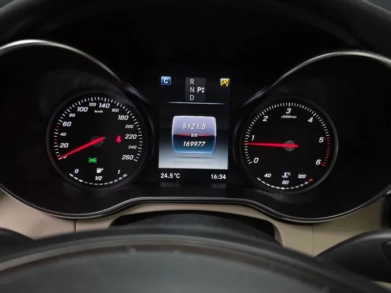 Mercedes-Benz C 220 D Avantgarde, снимка 8 - Автомобили и джипове - 55015362