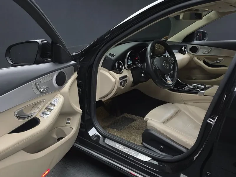 Mercedes-Benz C 220 D Avantgarde, снимка 10 - Автомобили и джипове - 55015362