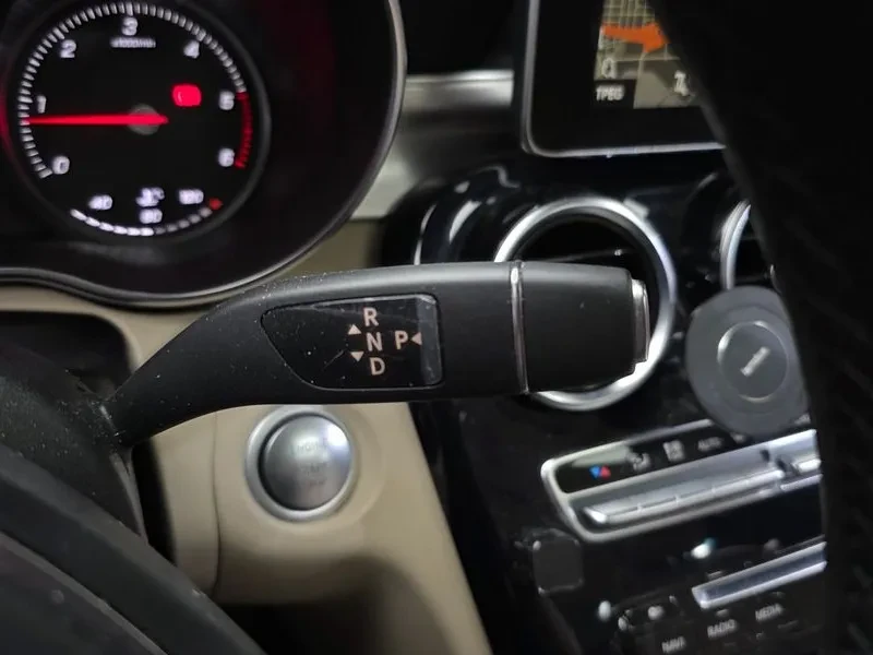 Mercedes-Benz C 220 D Avantgarde, снимка 9 - Автомобили и джипове - 55015362