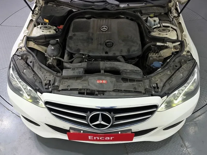 Mercedes-Benz E 220  BLUETEC AVANT GARDE SPORTS, снимка 11 - Автомобили и джипове - 55100659