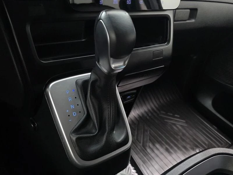 Hyundai Staria 2.2 Automatic, снимка 9 - Автомобили и джипове - 55949692