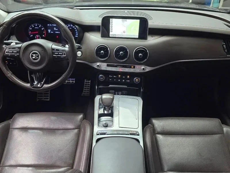 Kia Stinger, снимка 7 - Автомобили и джипове - 56689327