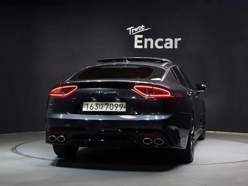 Kia Stinger, снимка 4 - Автомобили и джипове - 56689327