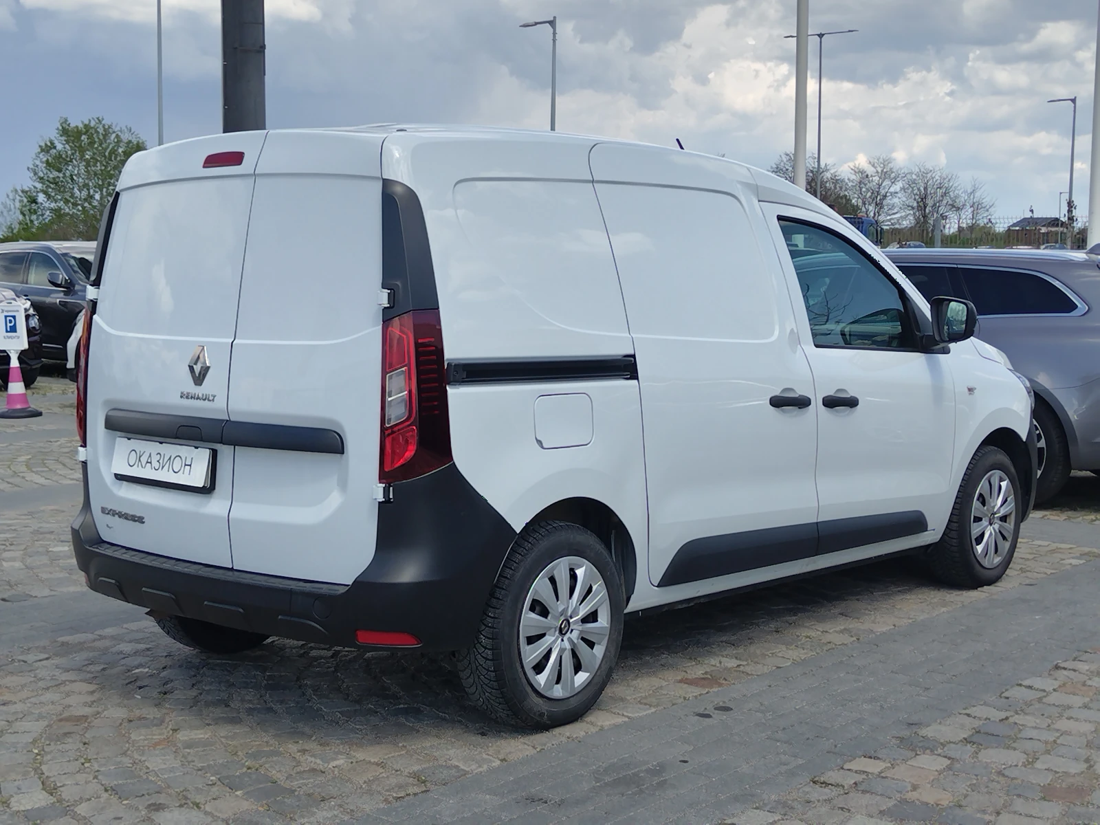 Renault Express 1.3 TCe 102 к.с - изображение 5