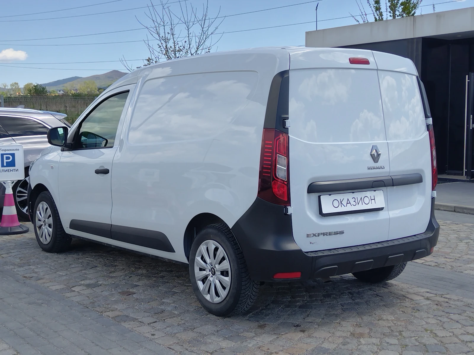 Renault Express 1.3 TCe 102 к.с - изображение 7