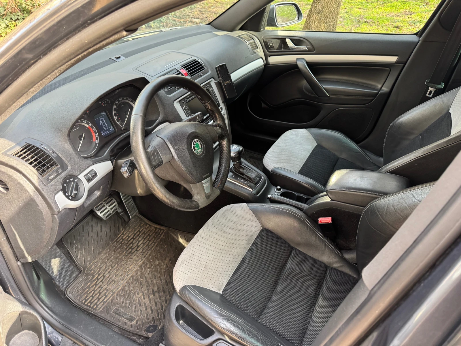 Skoda Octavia Vrs 2.0, снимка 8 - Автомобили и джипове - 53757865