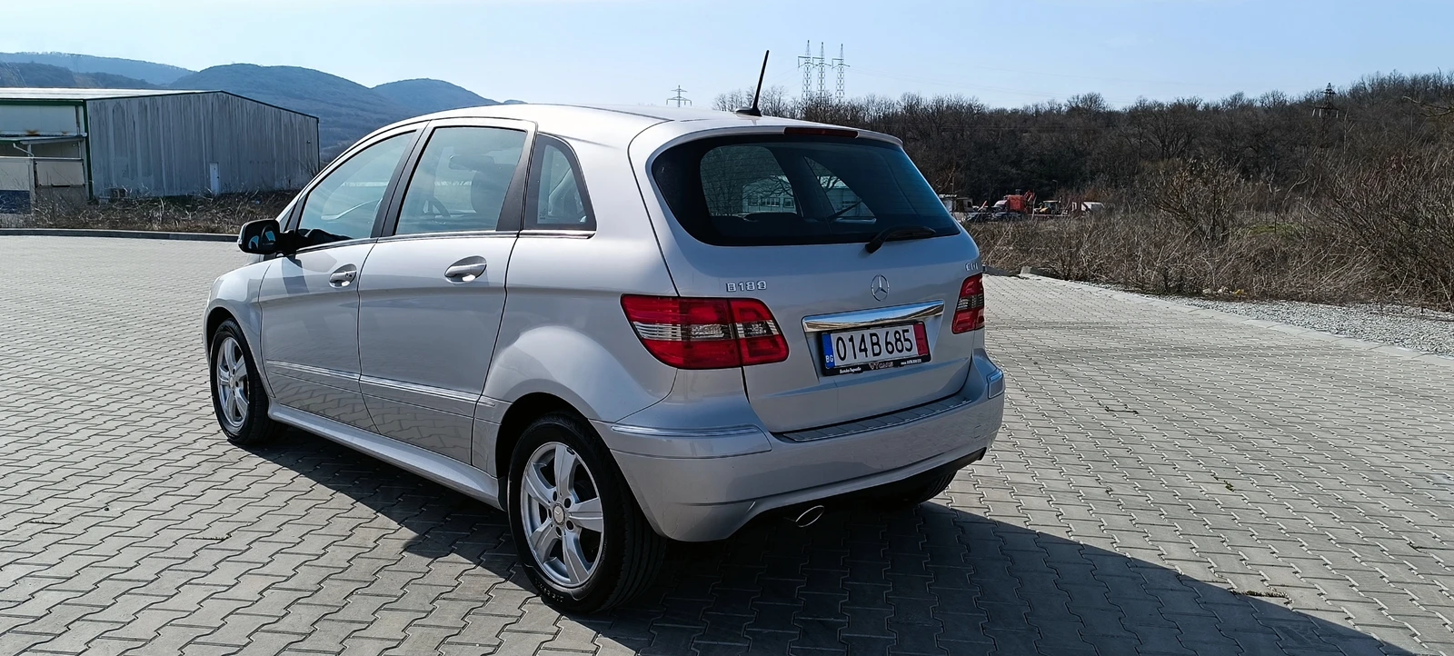 Mercedes-Benz B 180 Автоматик, снимка 3 - Автомобили и джипове - 53816624