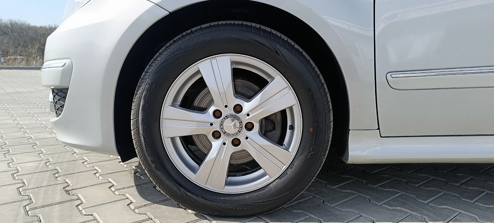 Mercedes-Benz B 180 Автоматик, снимка 16 - Автомобили и джипове - 53816624