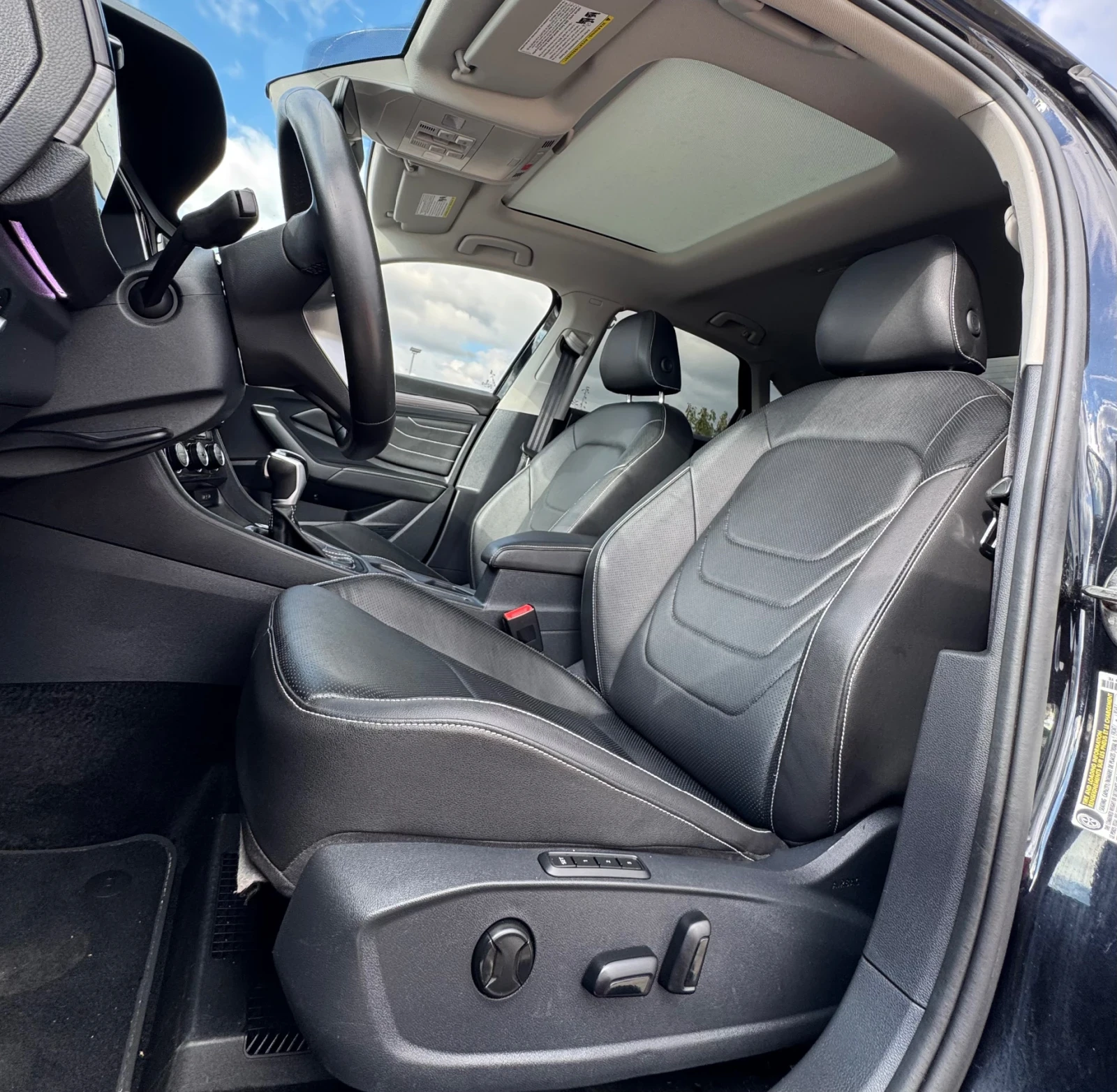 VW Jetta Sport 1.5, снимка 11 - Автомобили и джипове - 54079620