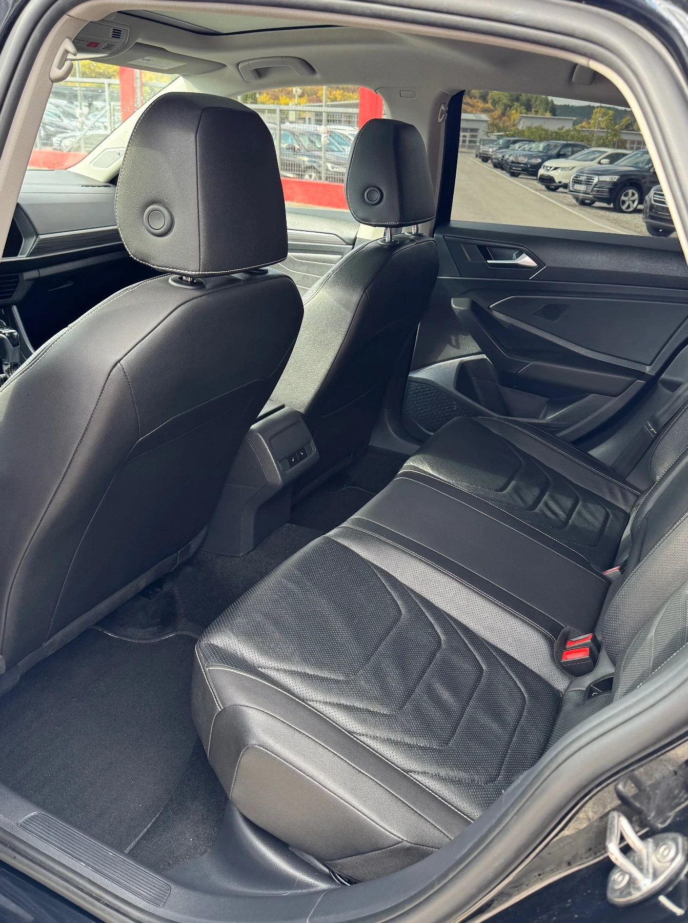 VW Jetta Sport 1.5, снимка 12 - Автомобили и джипове - 54079620