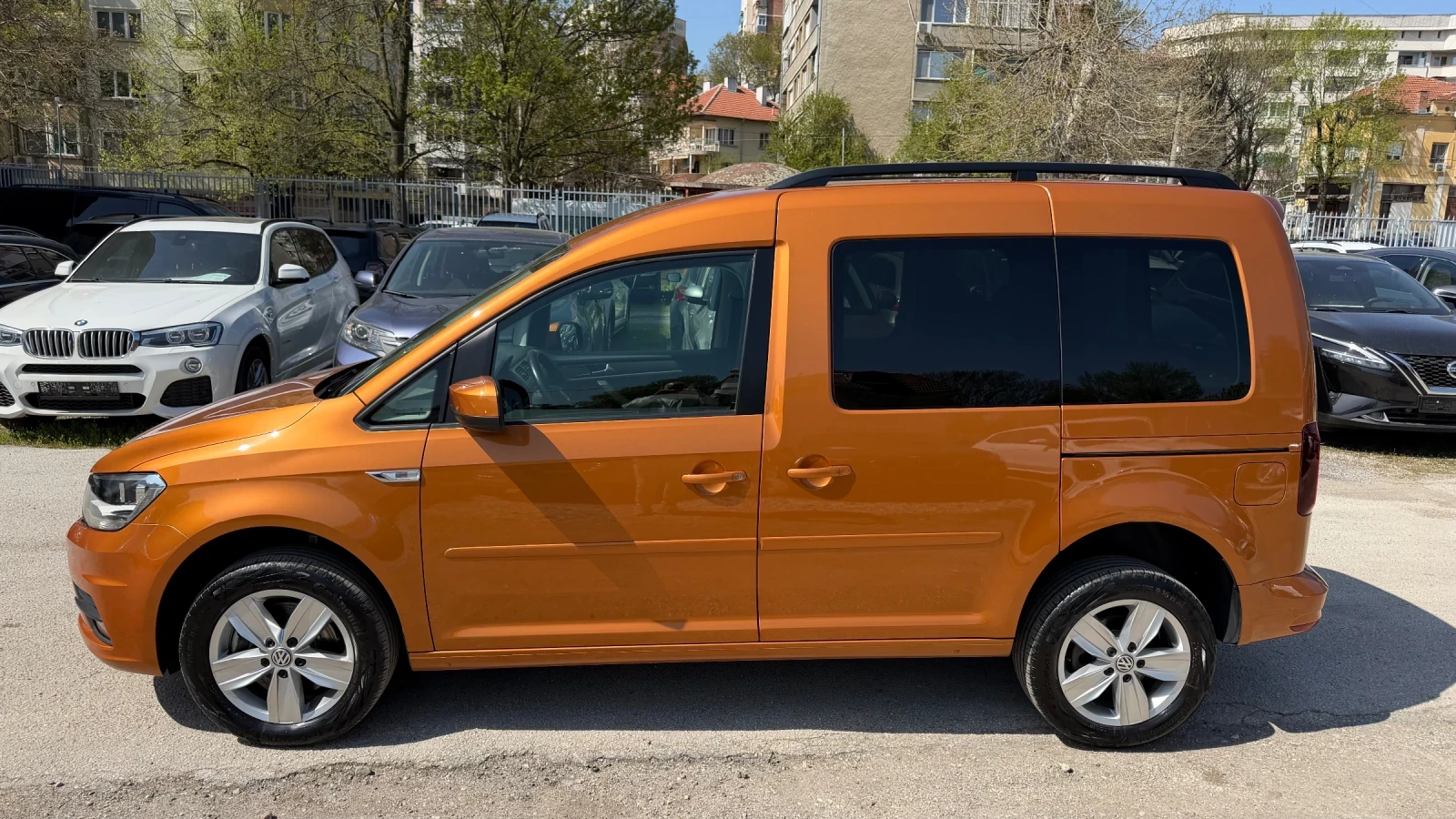 VW Caddy 2.0TDi, 4x4, ШВЕЙЦАРИЯ, снимка 6 - Автомобили и джипове - 54225415
