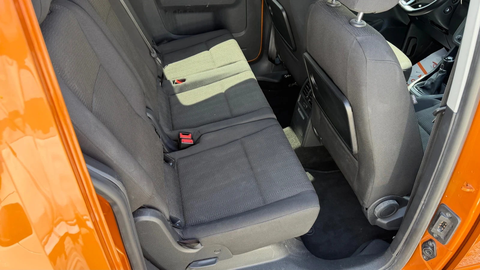 VW Caddy 2.0TDi, 4x4, ШВЕЙЦАРИЯ, снимка 10 - Автомобили и джипове - 54225415