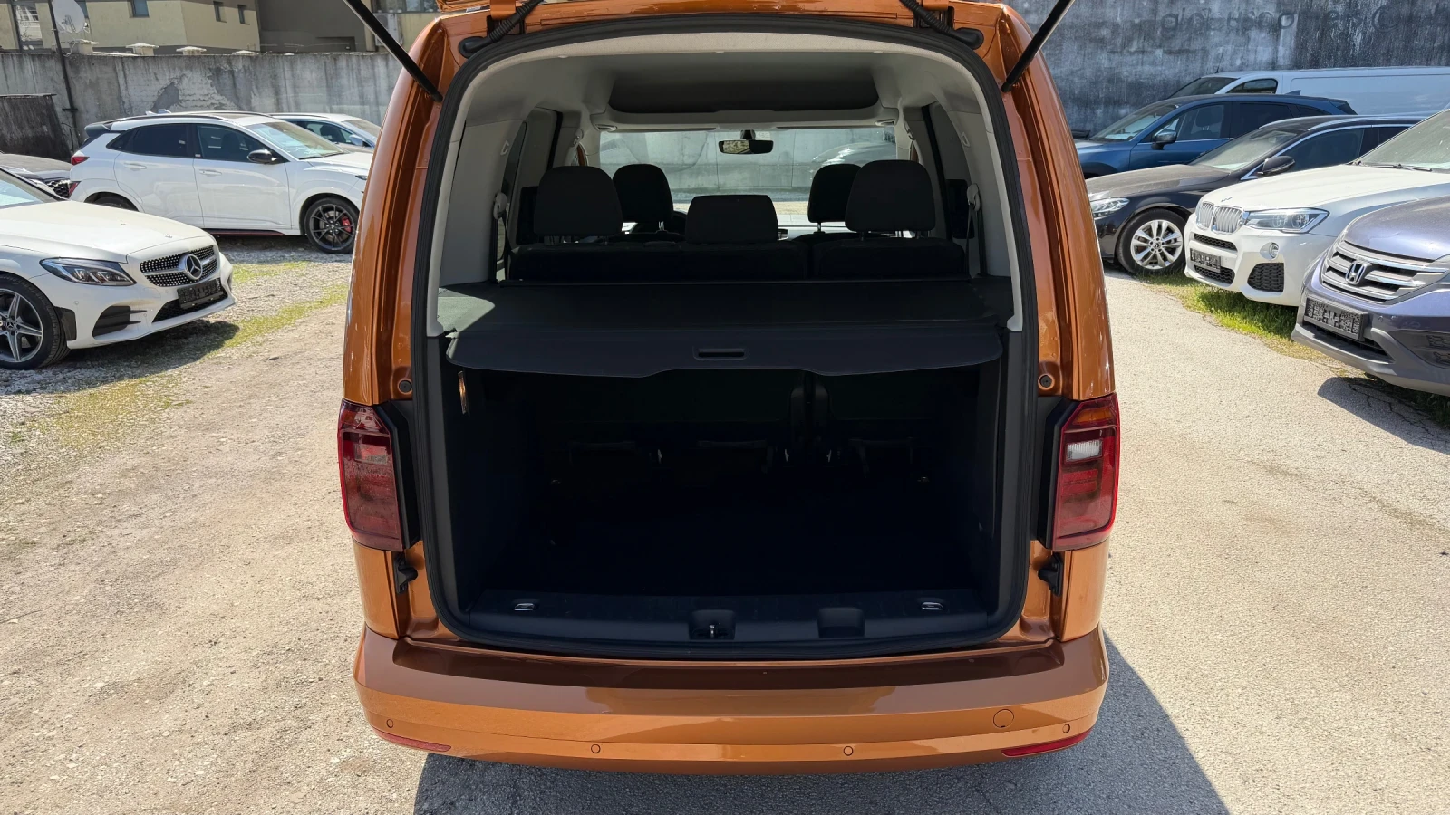 VW Caddy 2.0TDi, 4x4, ШВЕЙЦАРИЯ, снимка 4 - Автомобили и джипове - 54225415