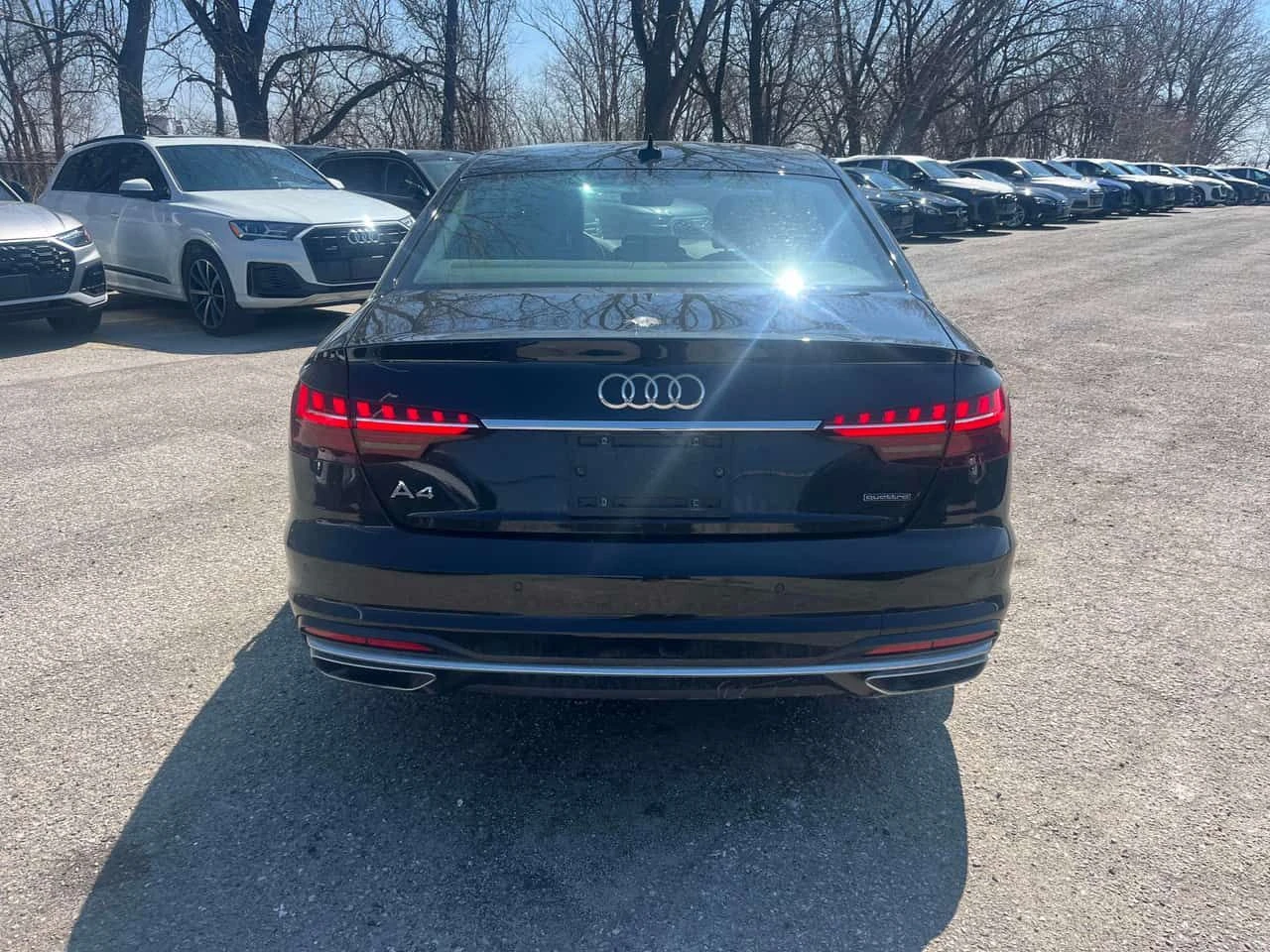 Audi A4 * Progressiv * S LINE* DISTRONIC* ШИБИДАХ* , снимка 4 - Автомобили и джипове - 54371253