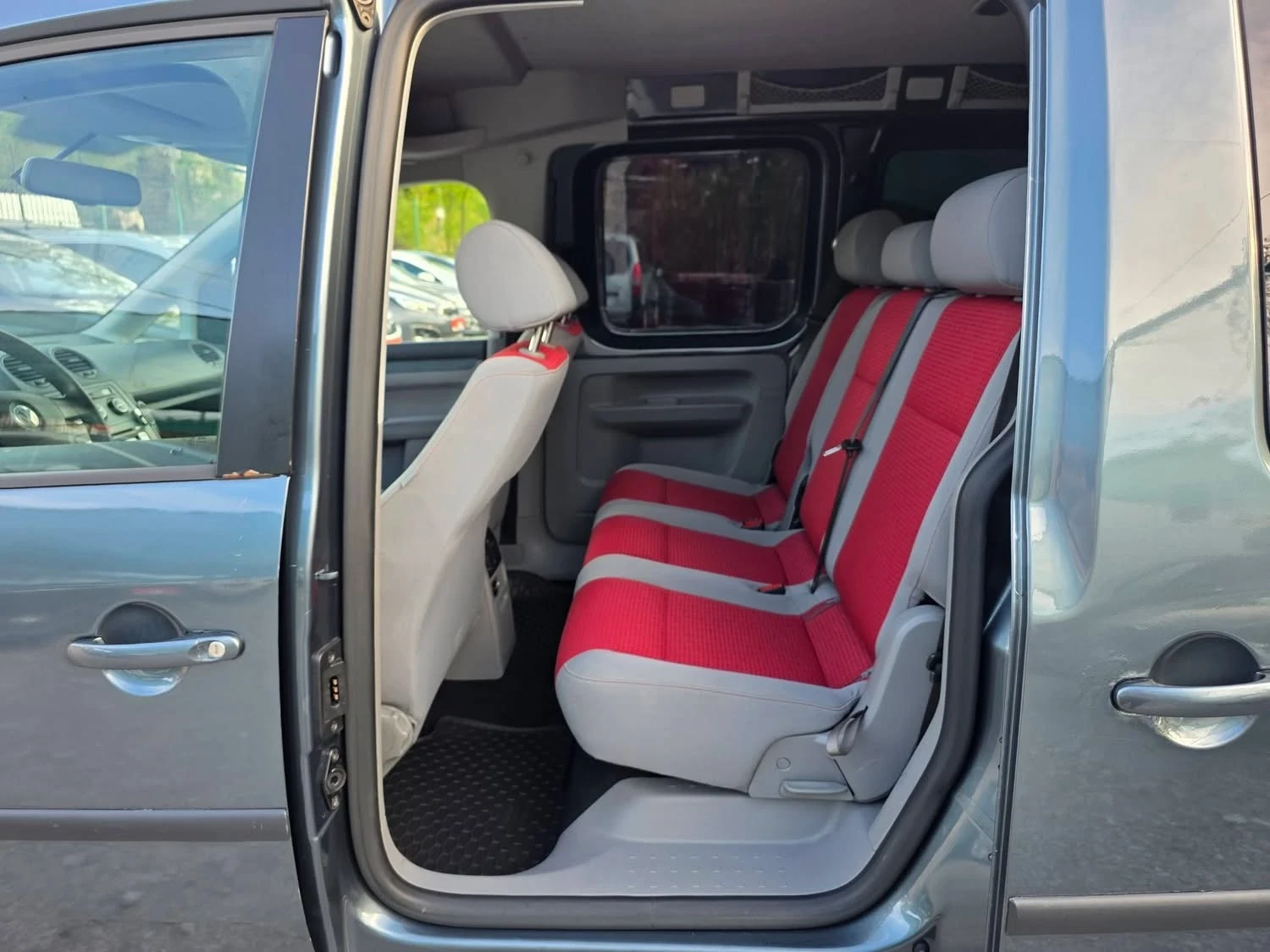 VW Caddy 2.0i 109K.C. / КЛИМАТРОНИК / НАПЪЛНО ОБСЛУЖЕН /, снимка 9 - Автомобили и джипове - 54437096