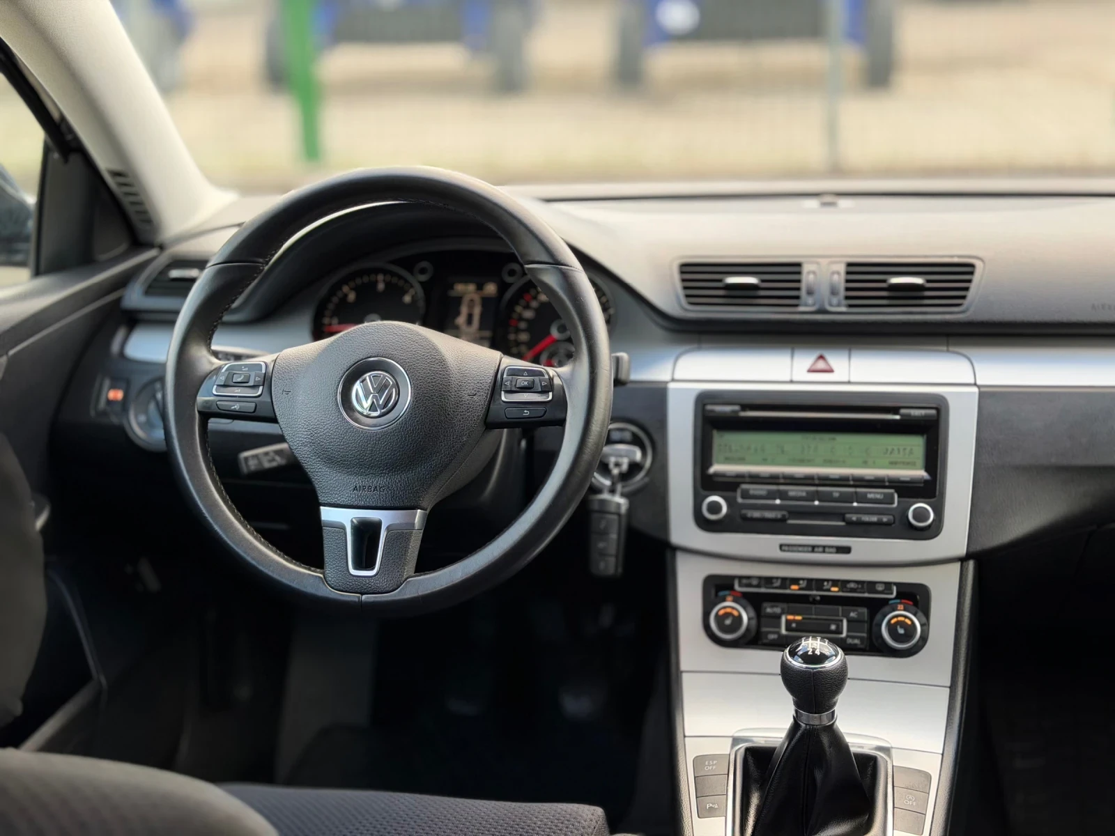 VW Passat 1.6TDi~105hp~FACELIFT , снимка 11 - Автомобили и джипове - 54437081