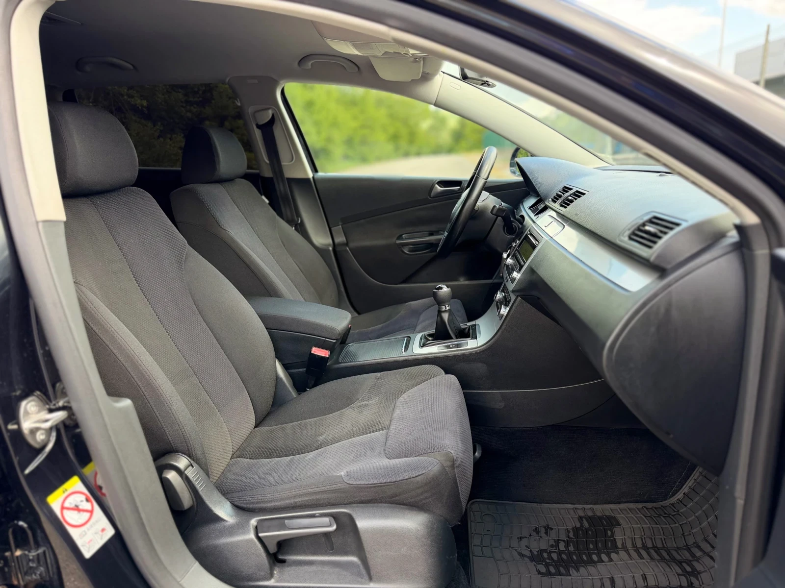 VW Passat 1.6TDi~105hp~FACELIFT , снимка 15 - Автомобили и джипове - 54437081