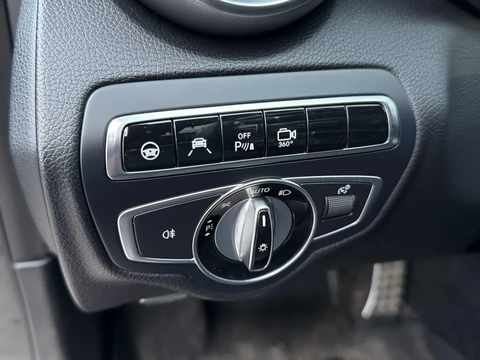 Mercedes-Benz C 43 AMG Distronic* Burmester* 360* Dynamic LED* , снимка 9 - Автомобили и джипове - 54821127