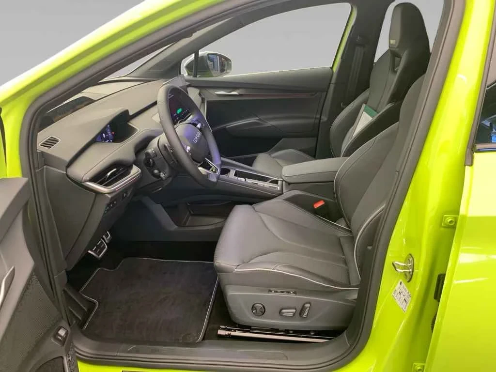 Skoda Enyaq RS Skoda Plus Matrix 360 DIST HUD PANO Winter Pack, снимка 7 - Автомобили и джипове - 55195601
