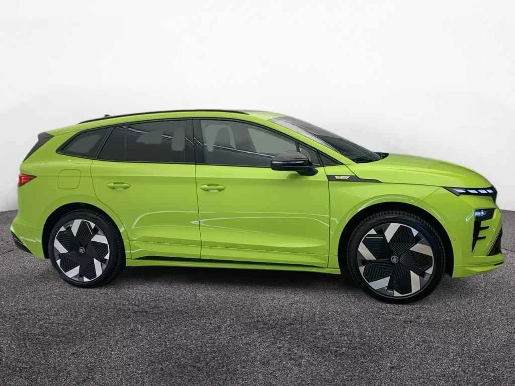 Skoda Enyaq RS Skoda Plus Matrix 360 DIST HUD PANO Winter Pack, снимка 4 - Автомобили и джипове - 55195601