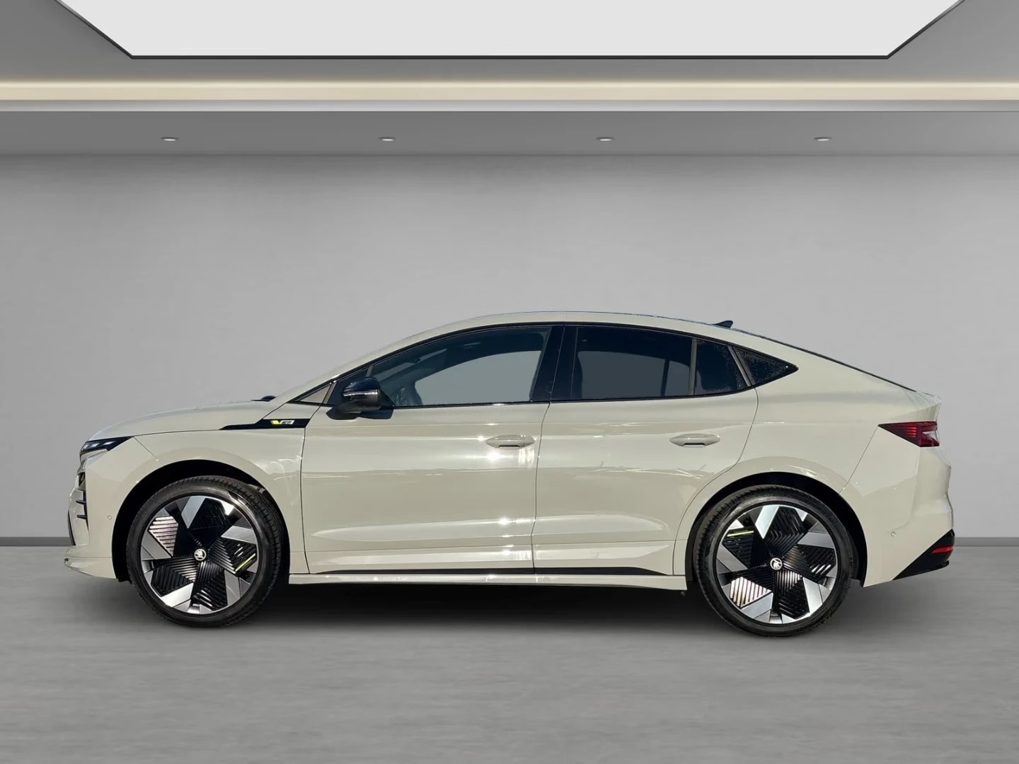 Skoda Enyaq RS Coupe FACELIFT Matrix 360* DISTR HUD PANO W/P, снимка 3 - Автомобили и джипове - 55715618