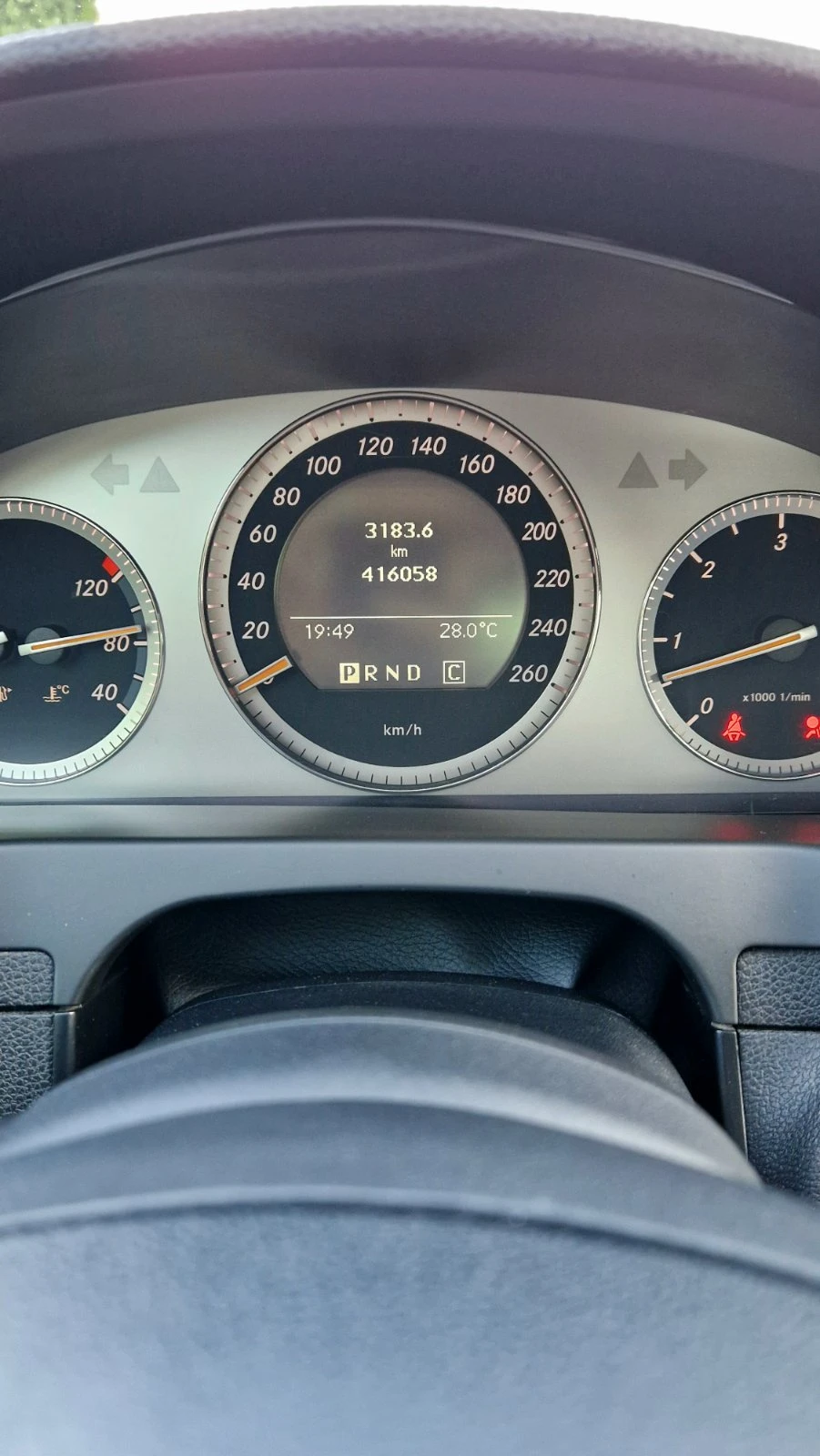 Mercedes-Benz C 320 Avantgarde, снимка 14 - Автомобили и джипове - 55038606