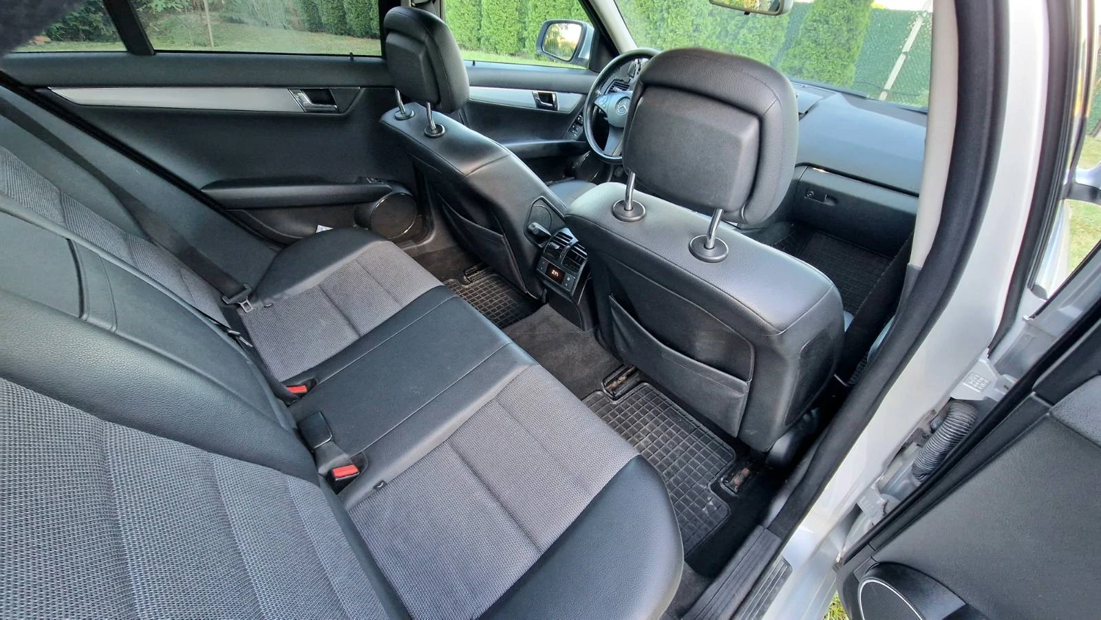 Mercedes-Benz C 320 Avantgarde, снимка 10 - Автомобили и джипове - 55038606
