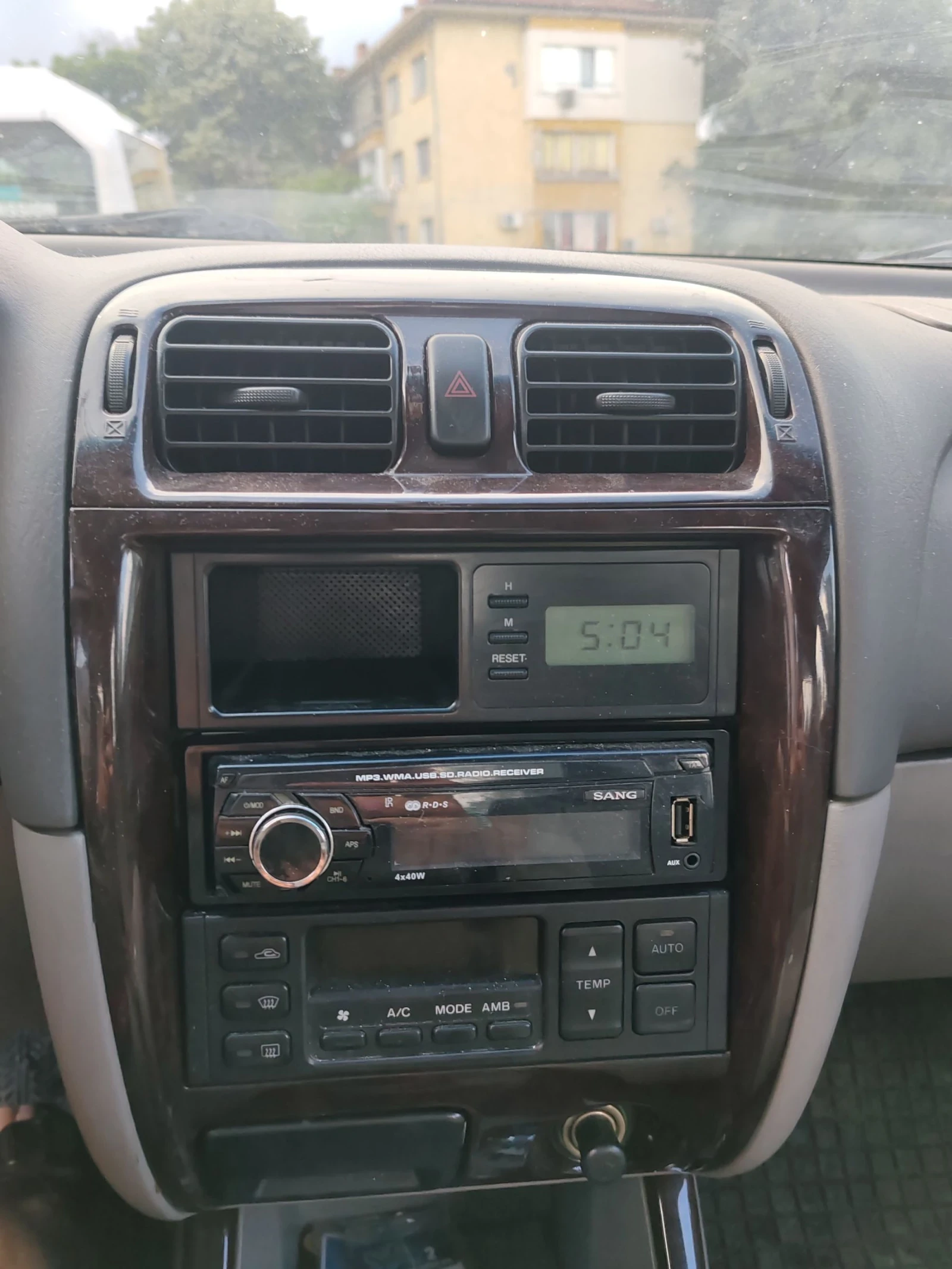 Mazda 626 1.8 101 к. с, снимка 12 - Автомобили и джипове - 55371976