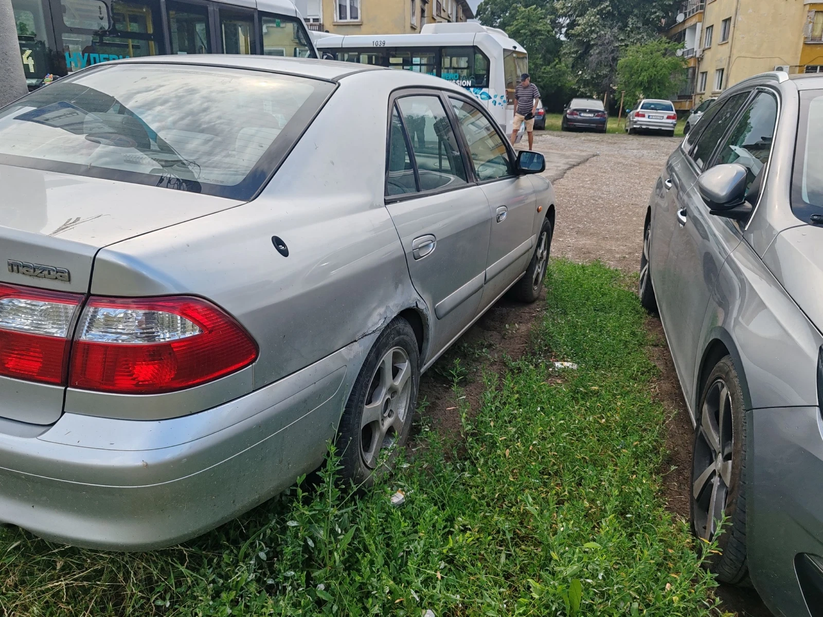 Mazda 626 1.8 101 к. с, снимка 3 - Автомобили и джипове - 55371976