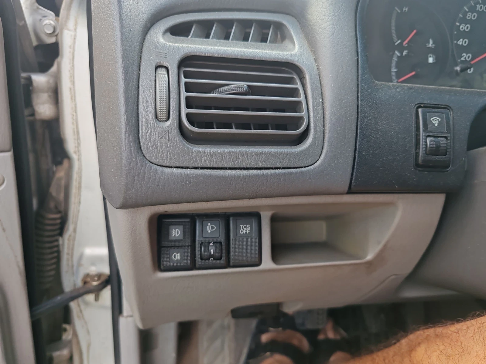 Mazda 626 1.8 101 к. с, снимка 10 - Автомобили и джипове - 55371976