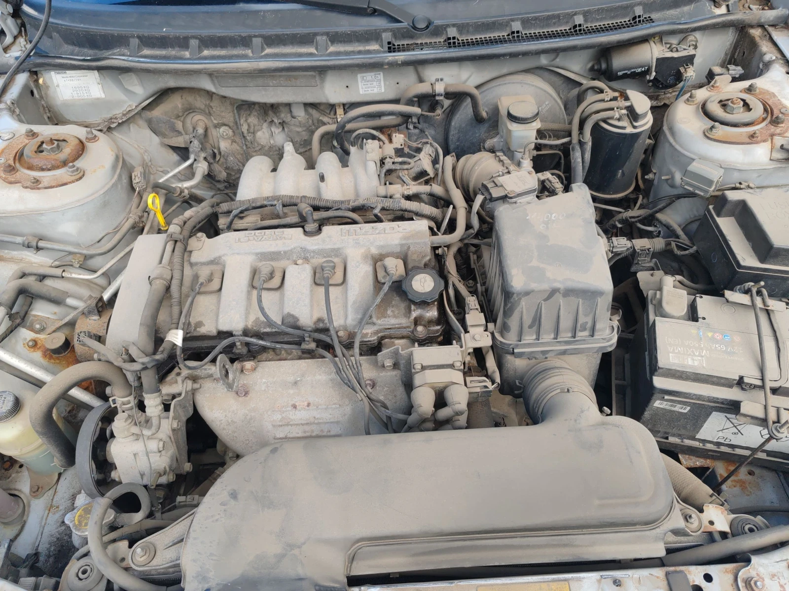 Mazda 626 1.8 101 к. с, снимка 2 - Автомобили и джипове - 55371976