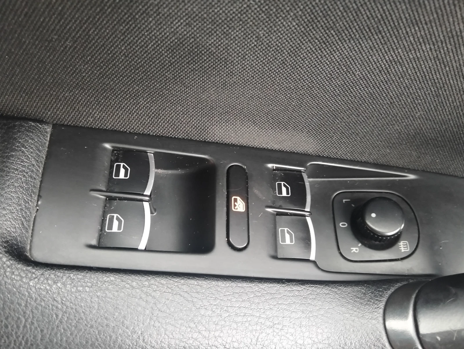 VW Passat 2.0TDi, снимка 8 - Автомобили и джипове - 55715759
