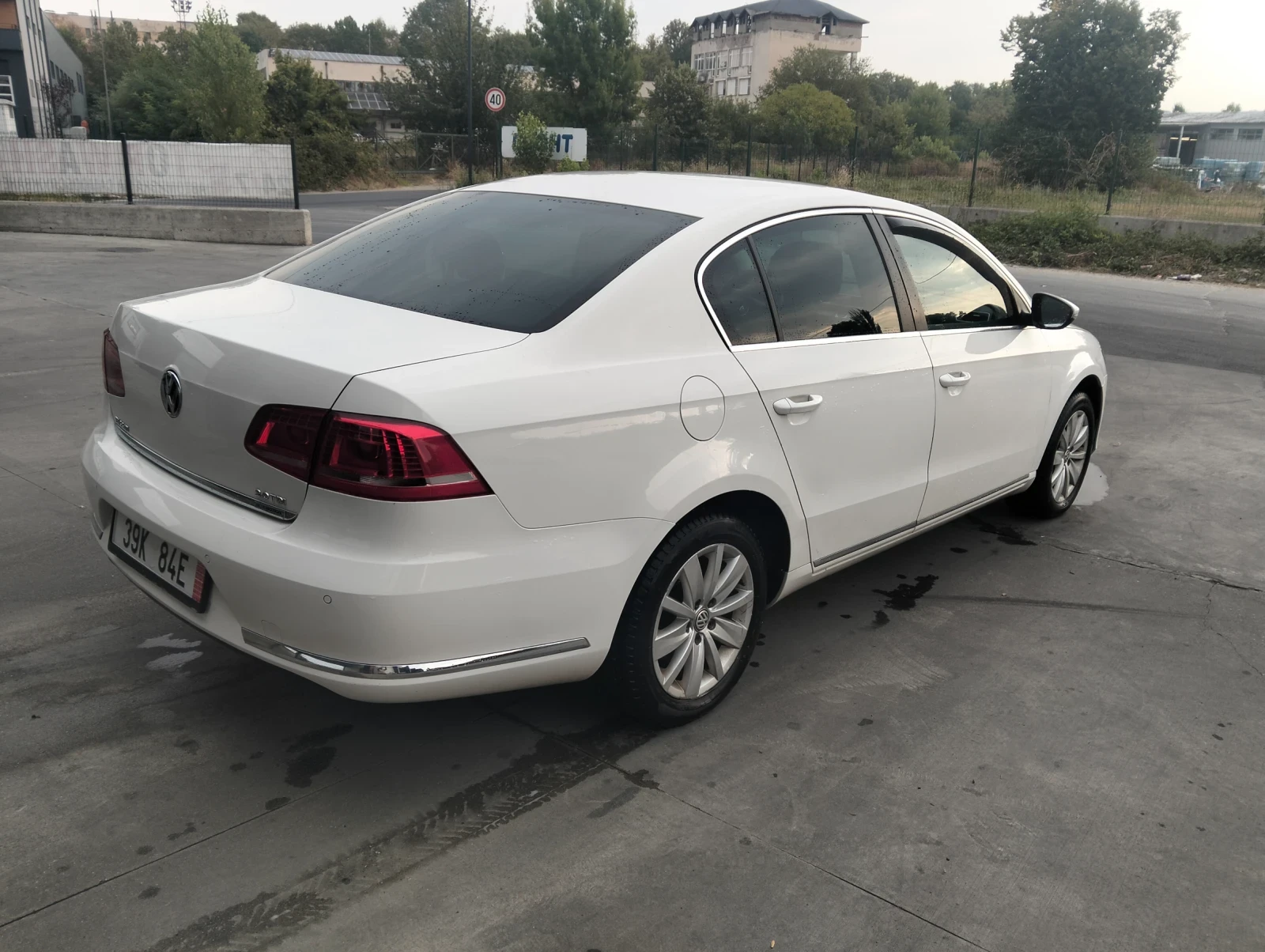 VW Passat 2.0TDi, снимка 3 - Автомобили и джипове - 55715759
