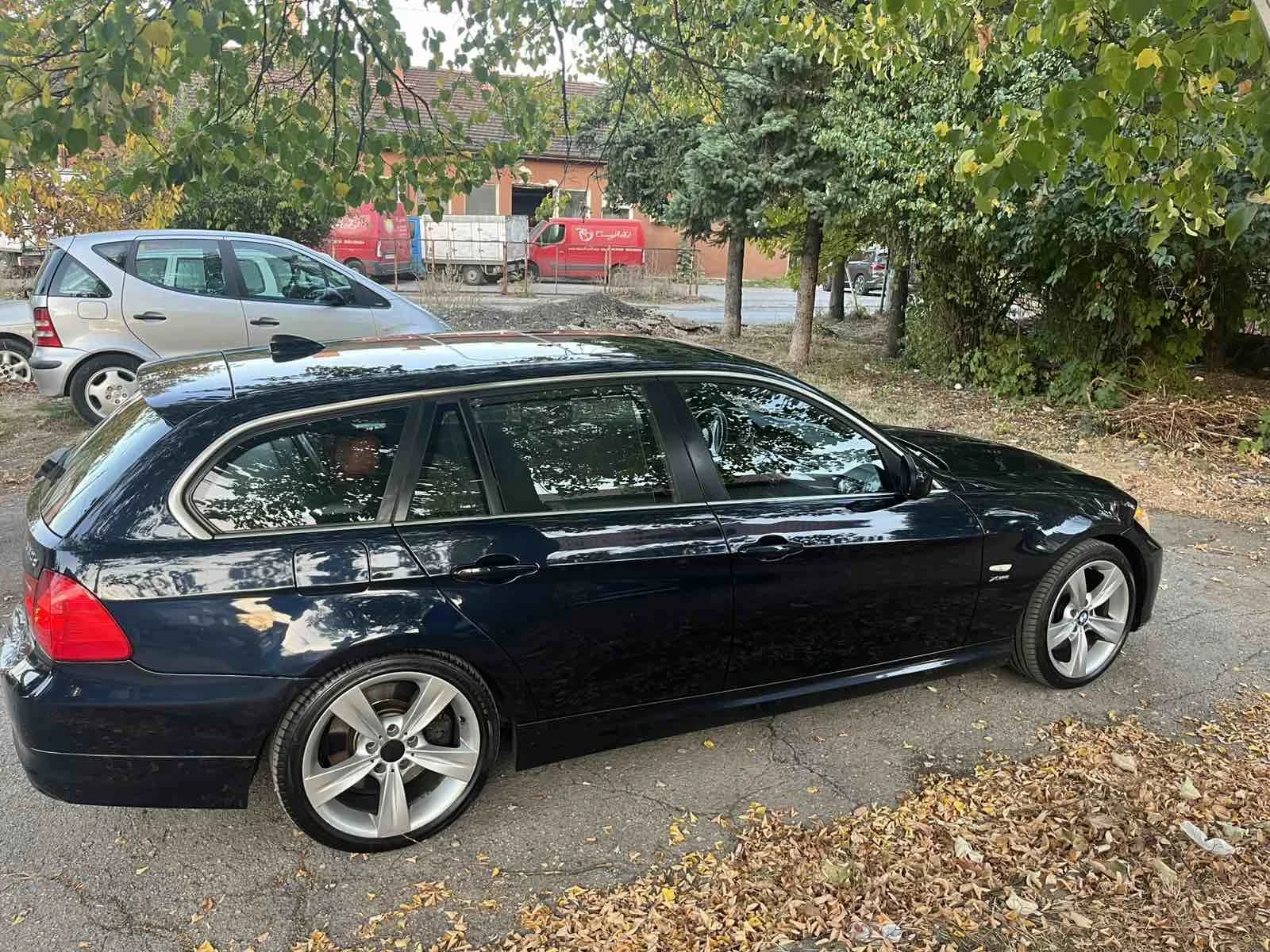 BMW 330 XDrive, снимка 4 - Автомобили и джипове - 55809156
