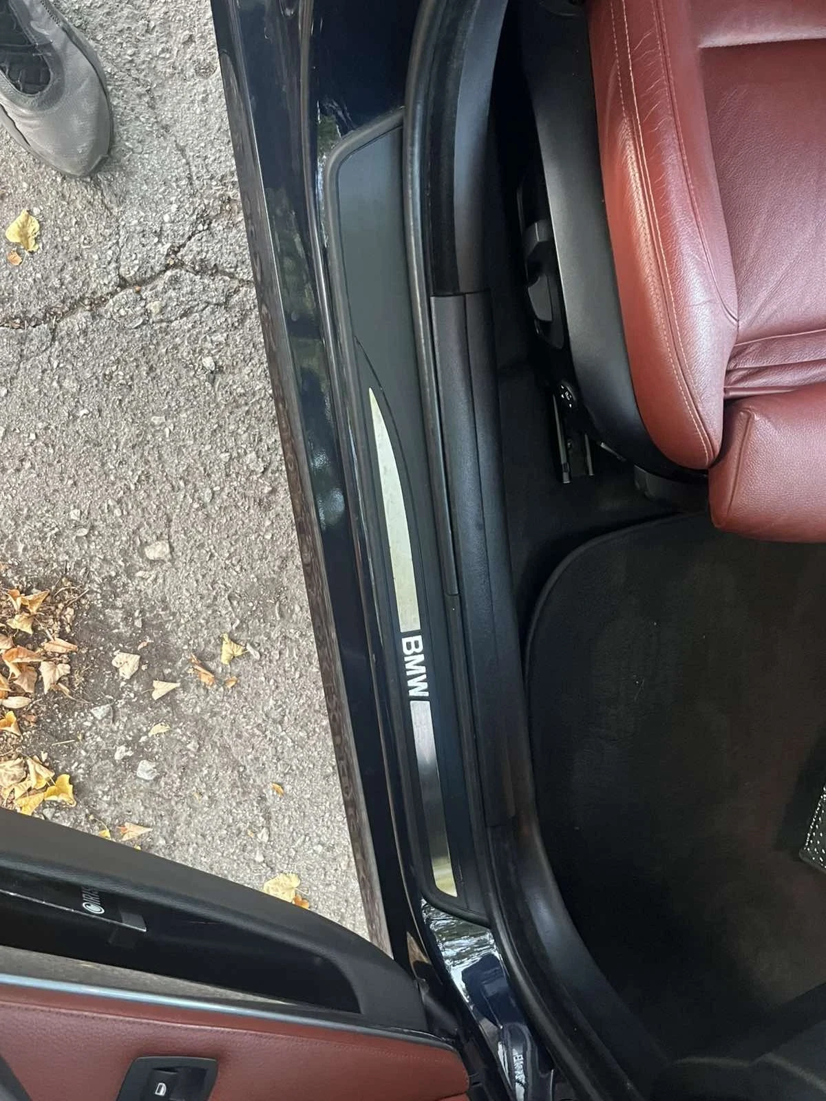 BMW 330 XDrive, снимка 11 - Автомобили и джипове - 55809156