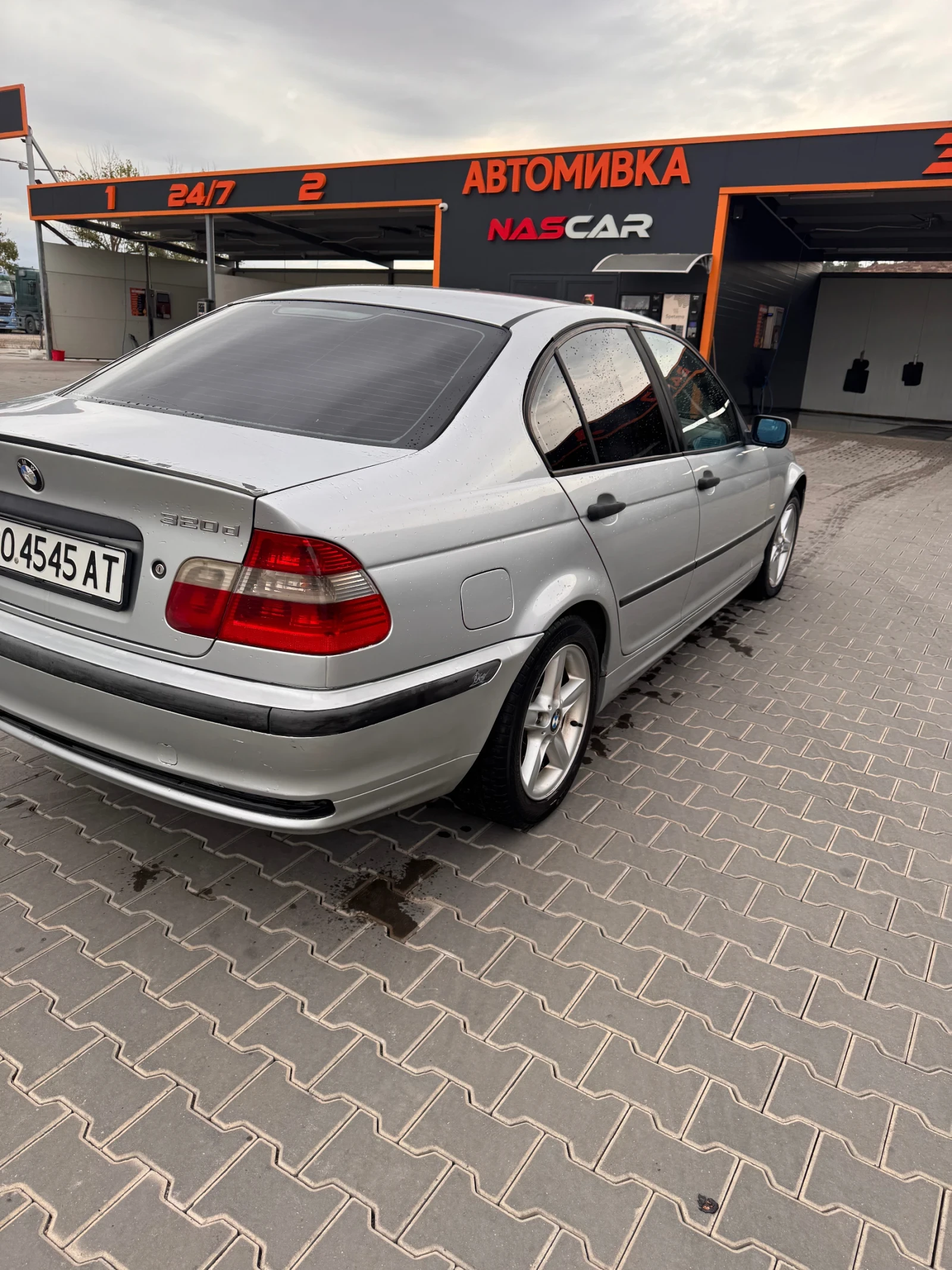 BMW 320, снимка 3 - Автомобили и джипове - 56245478