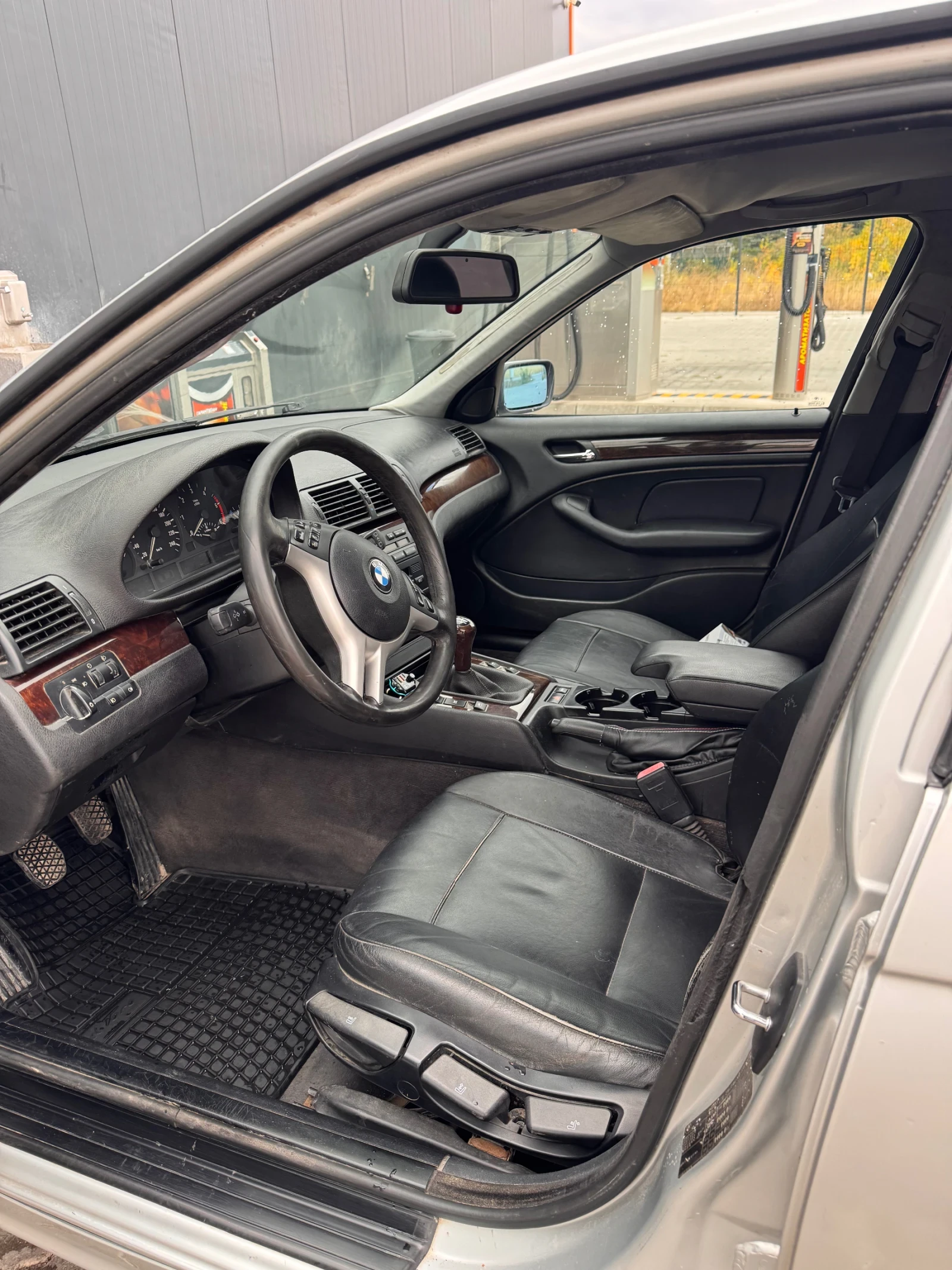 BMW 320, снимка 7 - Автомобили и джипове - 56245478