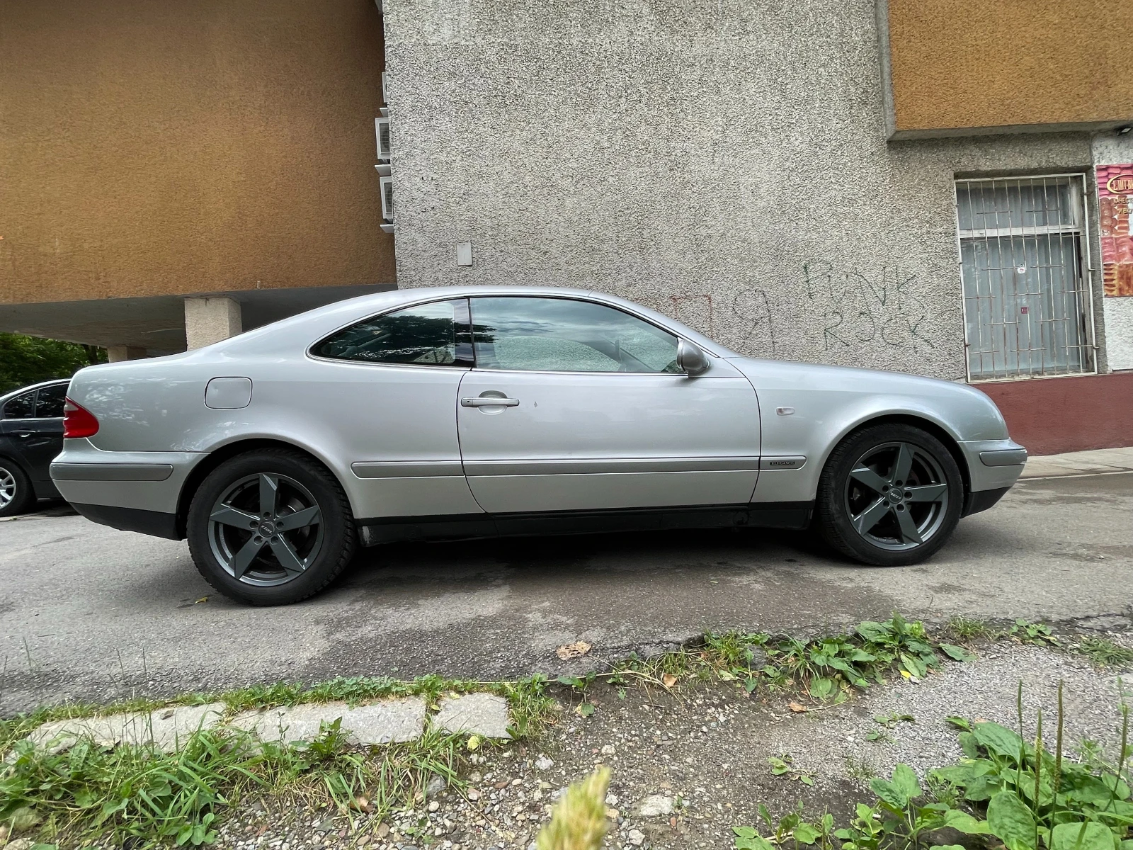 Mercedes-Benz CLK 200, снимка 10 - Автомобили и джипове - 56275428
