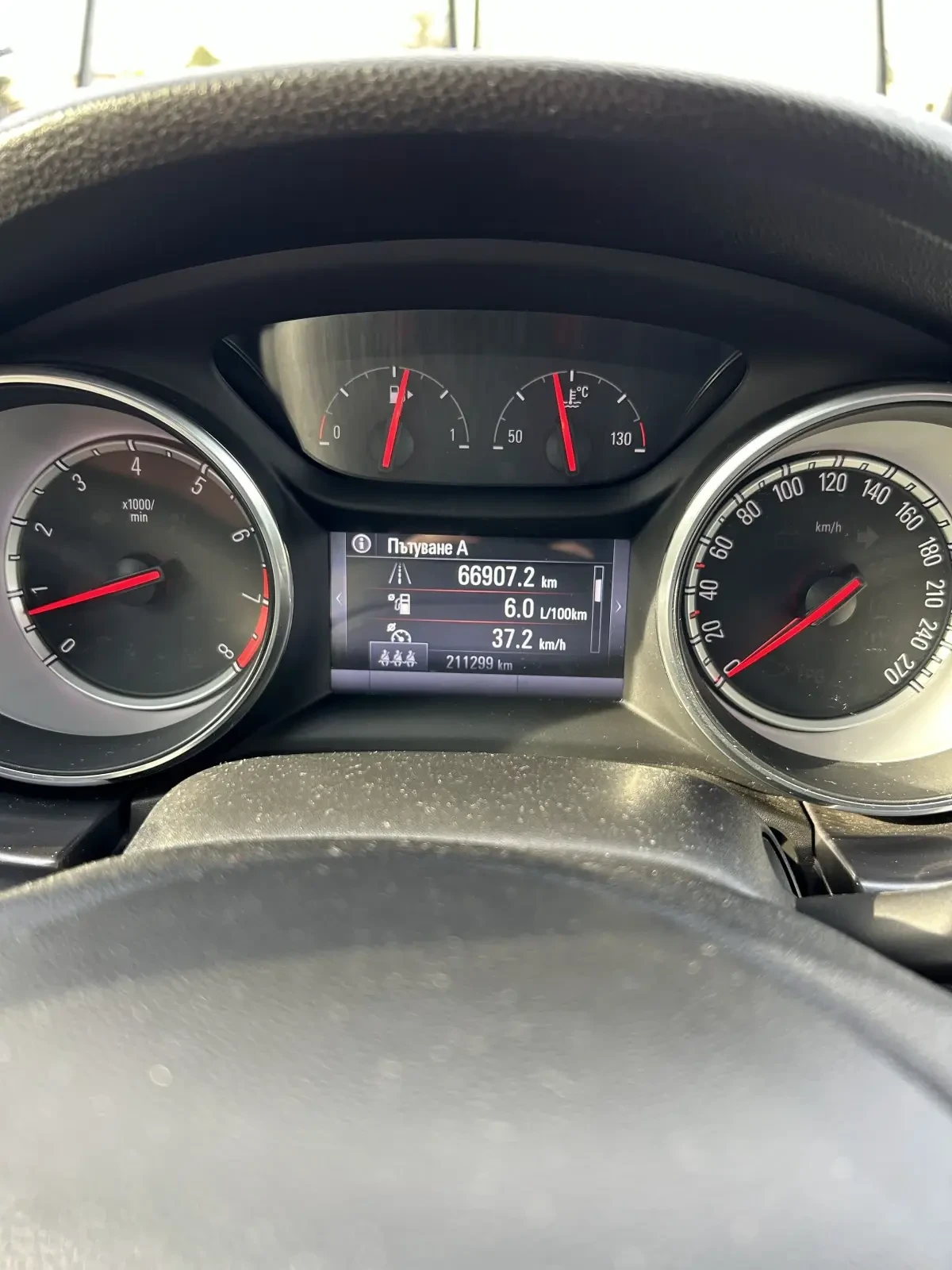 Opel Astra 1.4 TURBO, снимка 12 - Автомобили и джипове - 56726416