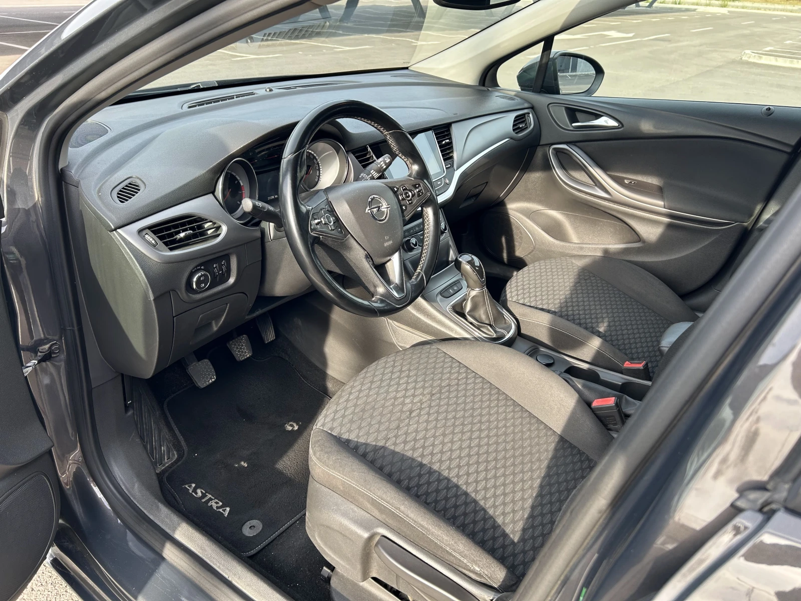Opel Astra 1.4 TURBO, снимка 5 - Автомобили и джипове - 56726416