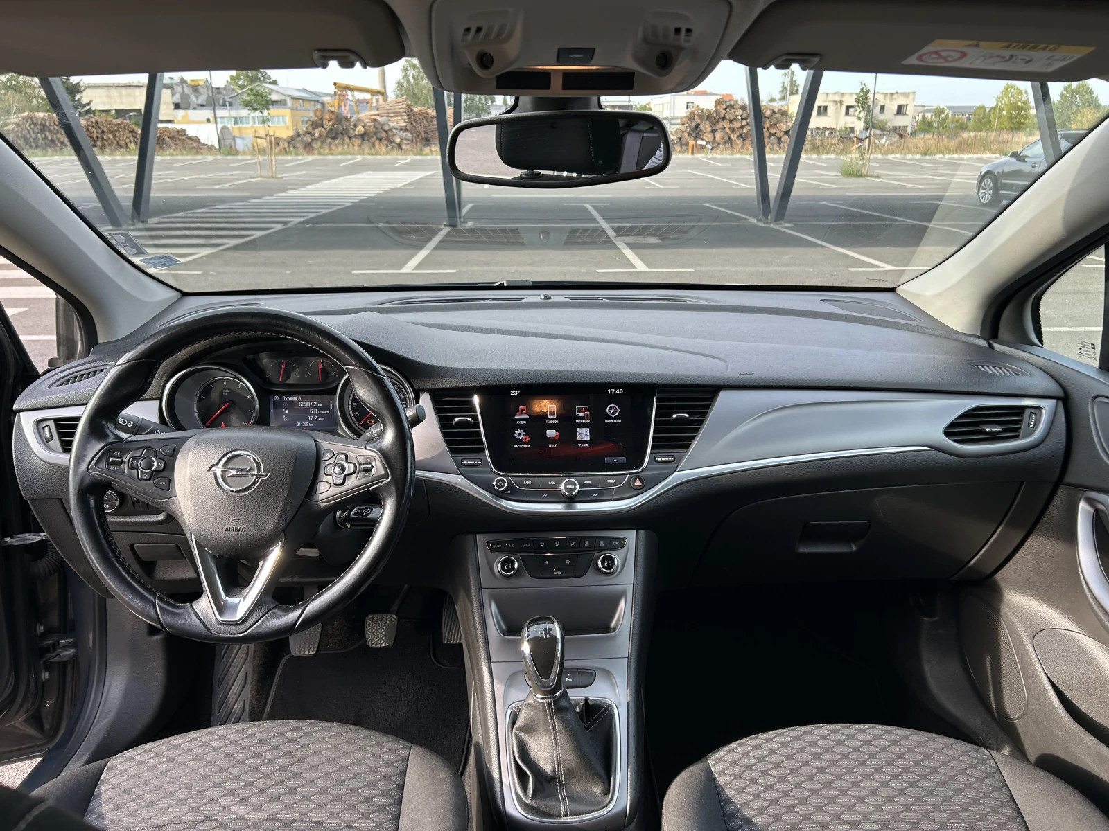 Opel Astra 1.4 TURBO, снимка 7 - Автомобили и джипове - 56726416