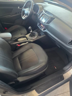 Kia Sportage 2.0 CRDI, снимка 10