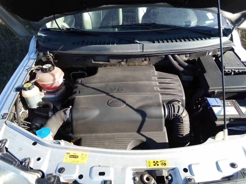 Land Rover Freelander, снимка 16 - Автомобили и джипове - 53142603