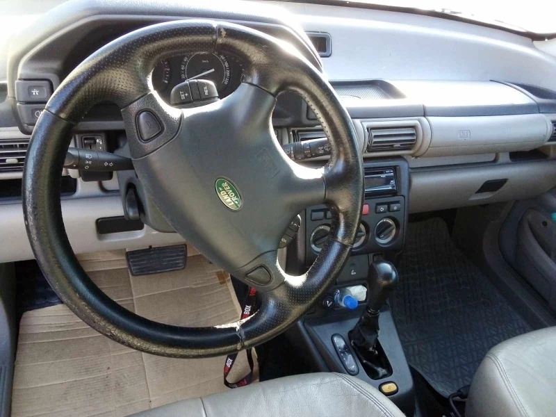 Land Rover Freelander, снимка 15 - Автомобили и джипове - 53142603