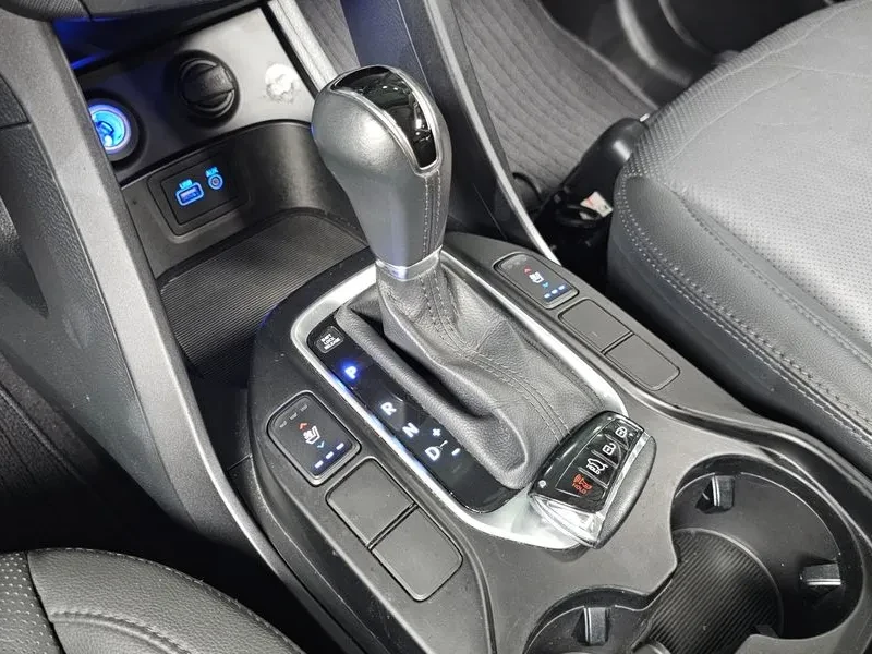 Hyundai Santa fe 2.0, снимка 9 - Автомобили и джипове - 54256647