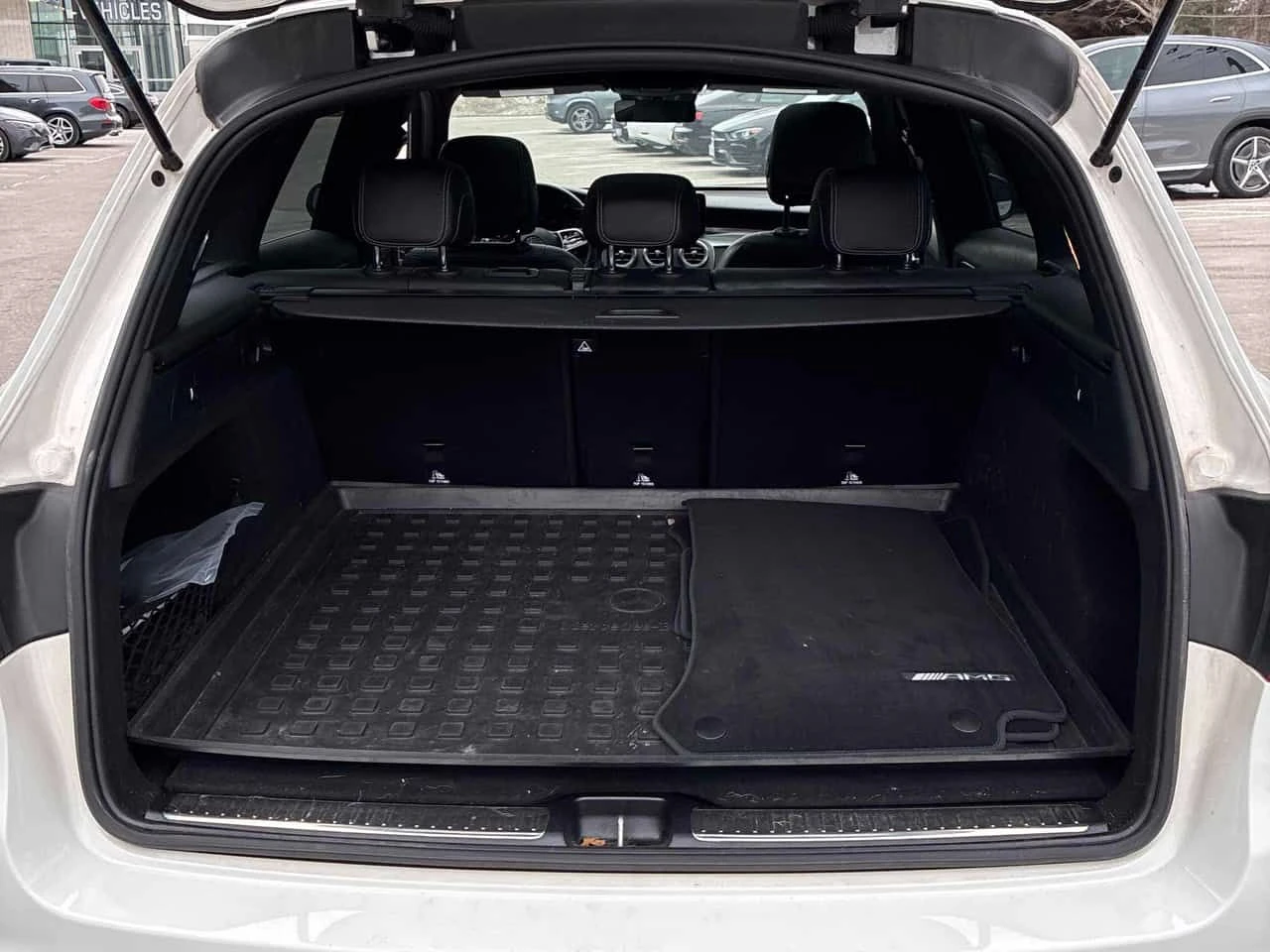 Mercedes-Benz GLC 300 * CARFAX * 360 КАМЕРИ* ПОДГРЕВ* , снимка 12 - Автомобили и джипове - 53738650